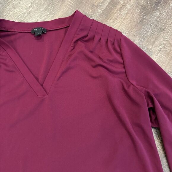 Women’s Ann Taylor Shoulder Pleated Blouse Top Size Large Career Basic - Picture 6 of 7
